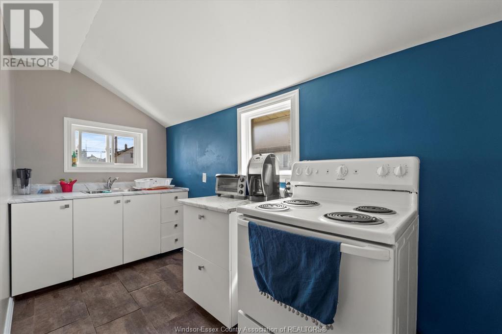 2408 HIGHLAND AVENUE