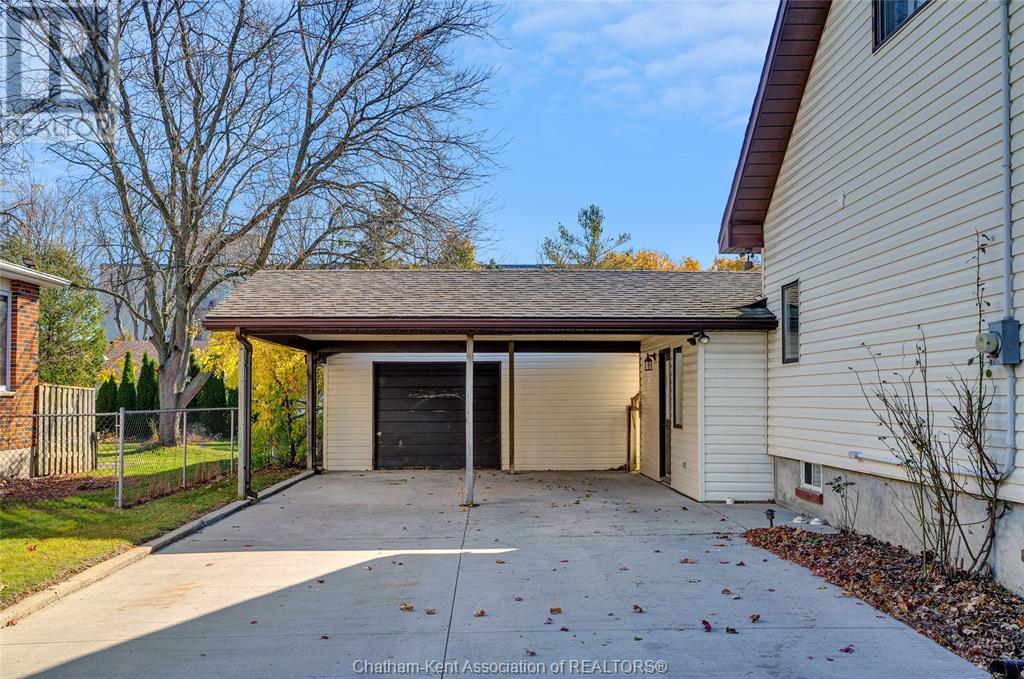 46 OXLEY DRIVE