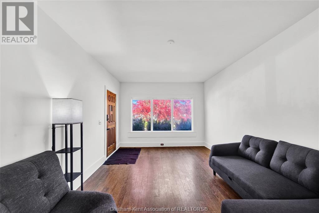 46 OXLEY DRIVE