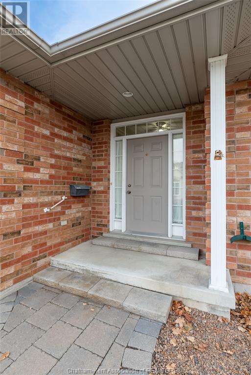 2 OAKGROVE LANE