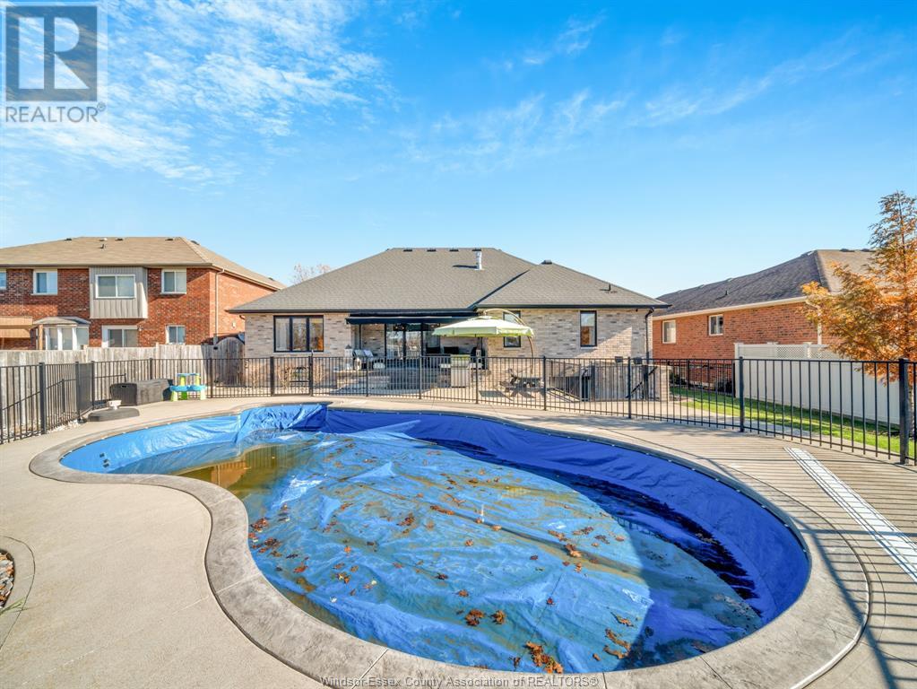 35 MARTIN CRESCENT