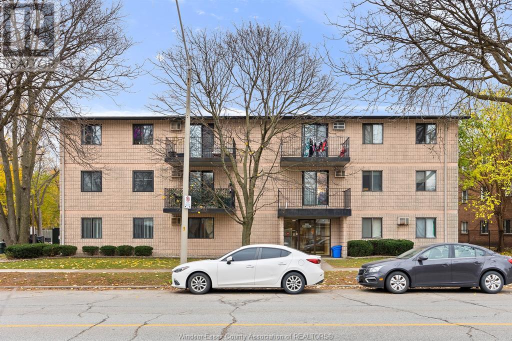 3355 SANDWICH STREET Unit# 203, #203