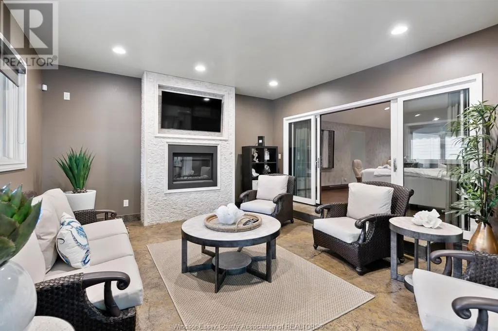 1530 RAVINE LINE