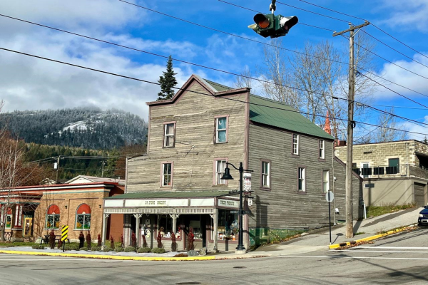 2190 COLUMBIA AVENUE, Rossland