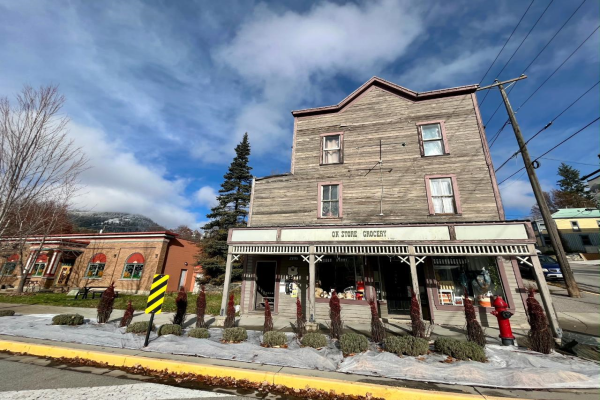 2190 COLUMBIA AVENUE, Rossland