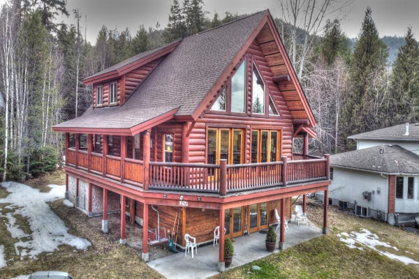 147 WEST LAKE DRIVE, Christina Lake