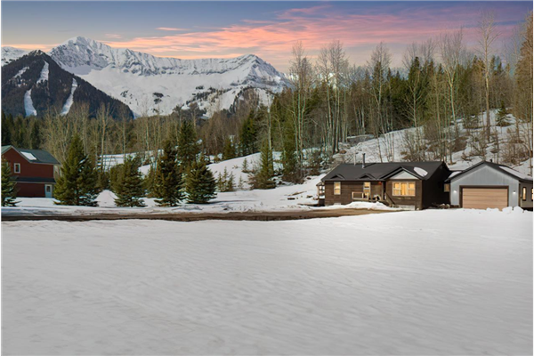 2485 LIZARD CREEK ROAD, Fernie