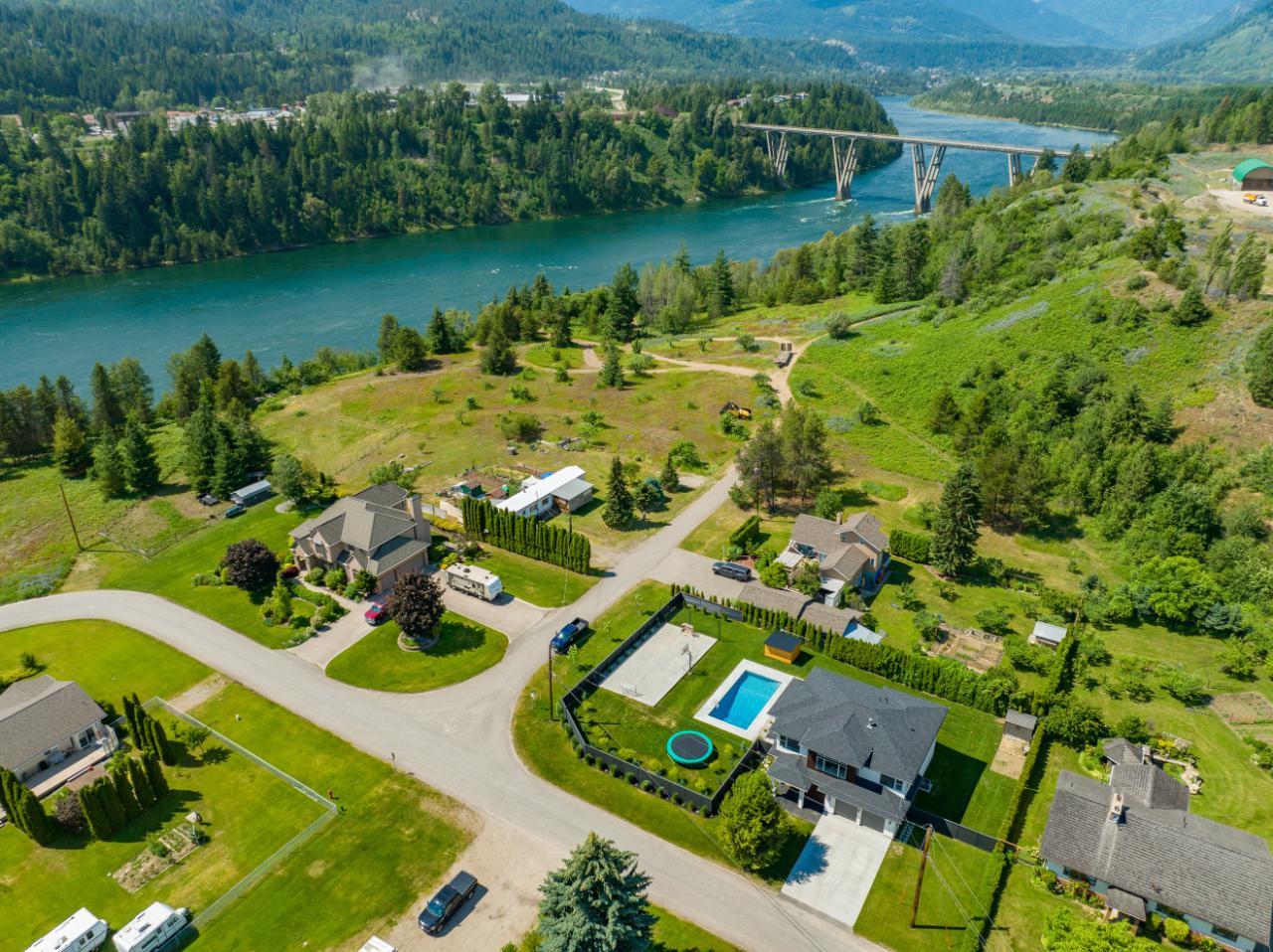 Listing 2469284 - Large Photo # 8