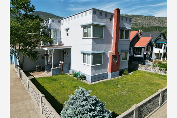 1320 MCLEAN STREET, Trail
