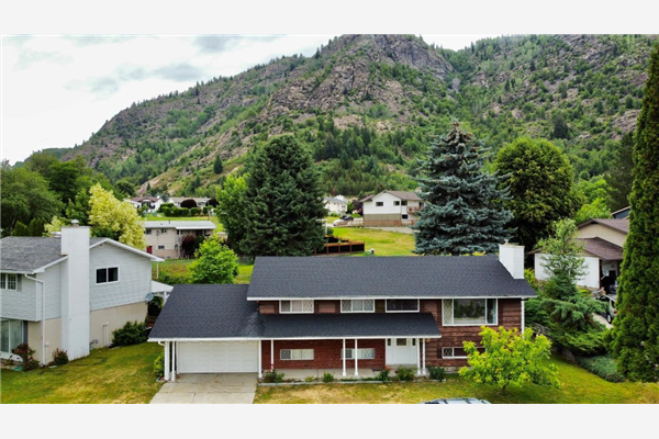 3941 CARNATION DRIVE, Trail