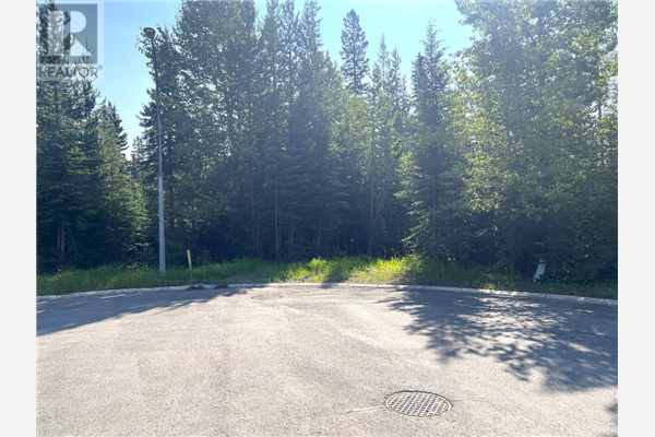 8 DOGWOOD PLACE, Elkford