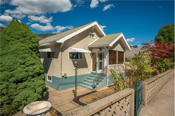 1807 FOURTH AVENUE, Trail