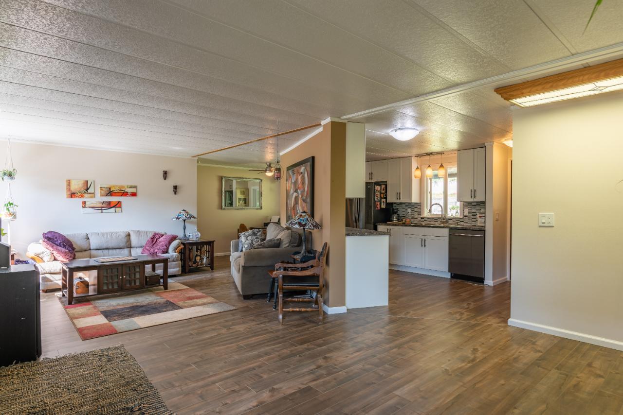 Listing 2472806 - Large Photo # 24