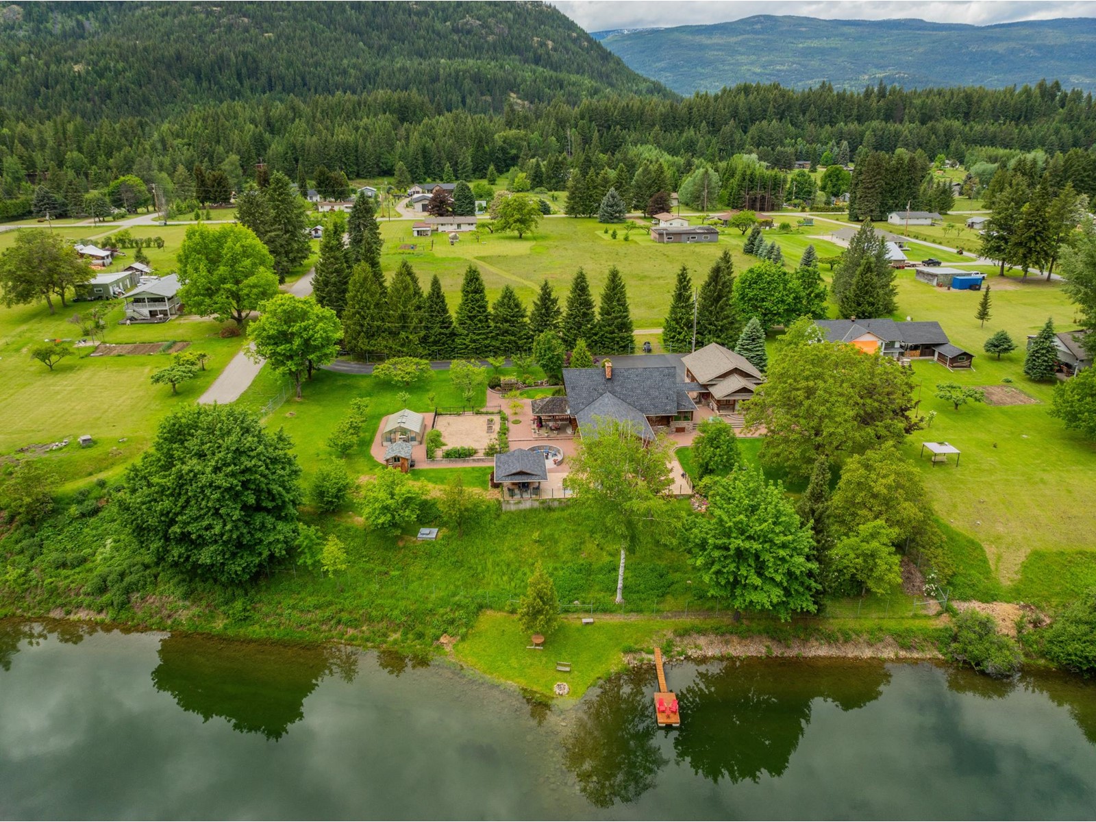 Listing 2472963 - Large Photo # 5