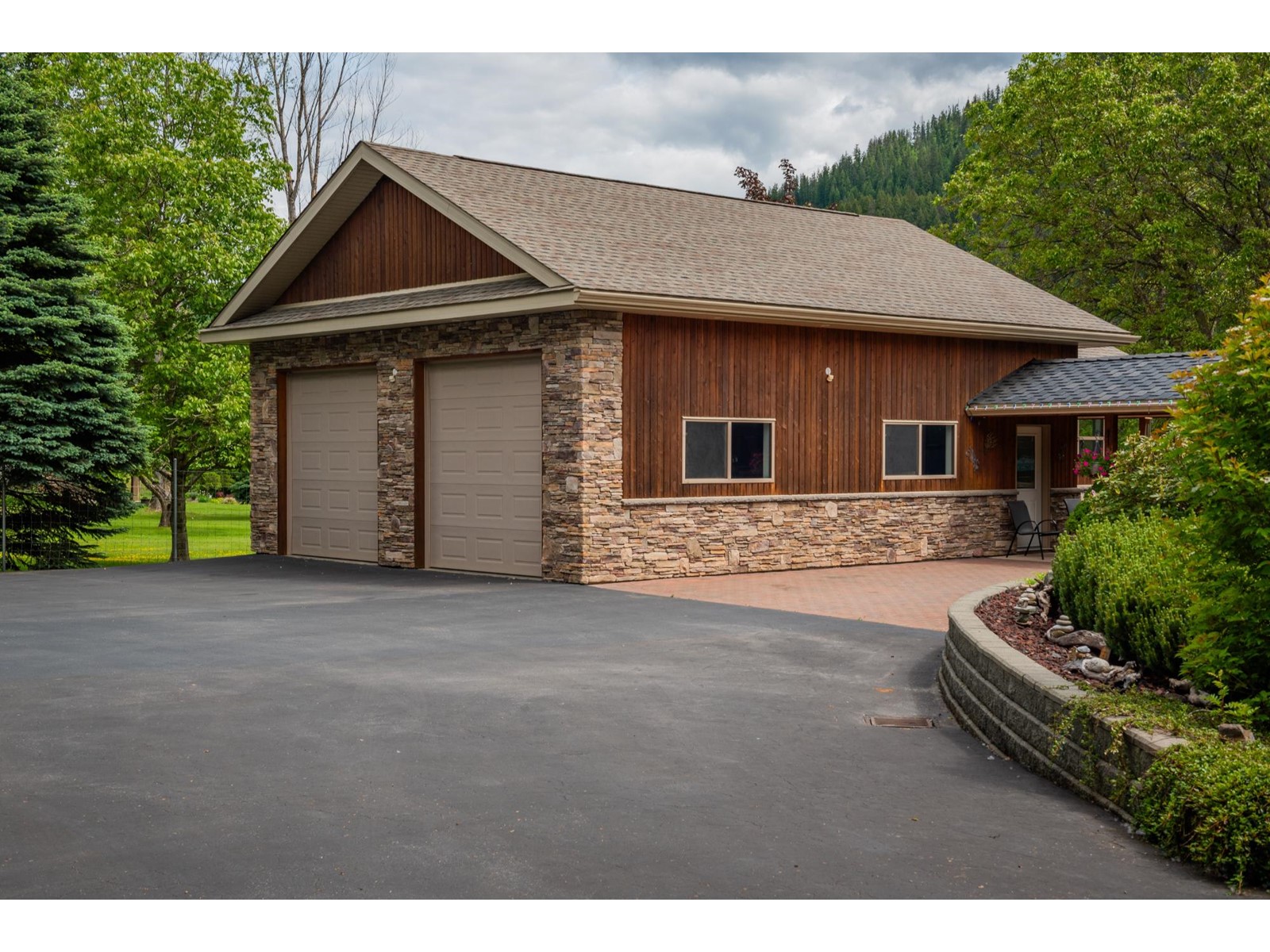 Listing 2472963 - Large Photo # 14