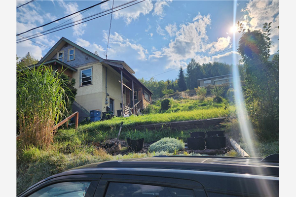 1490 LOOKOUT STREET, Trail