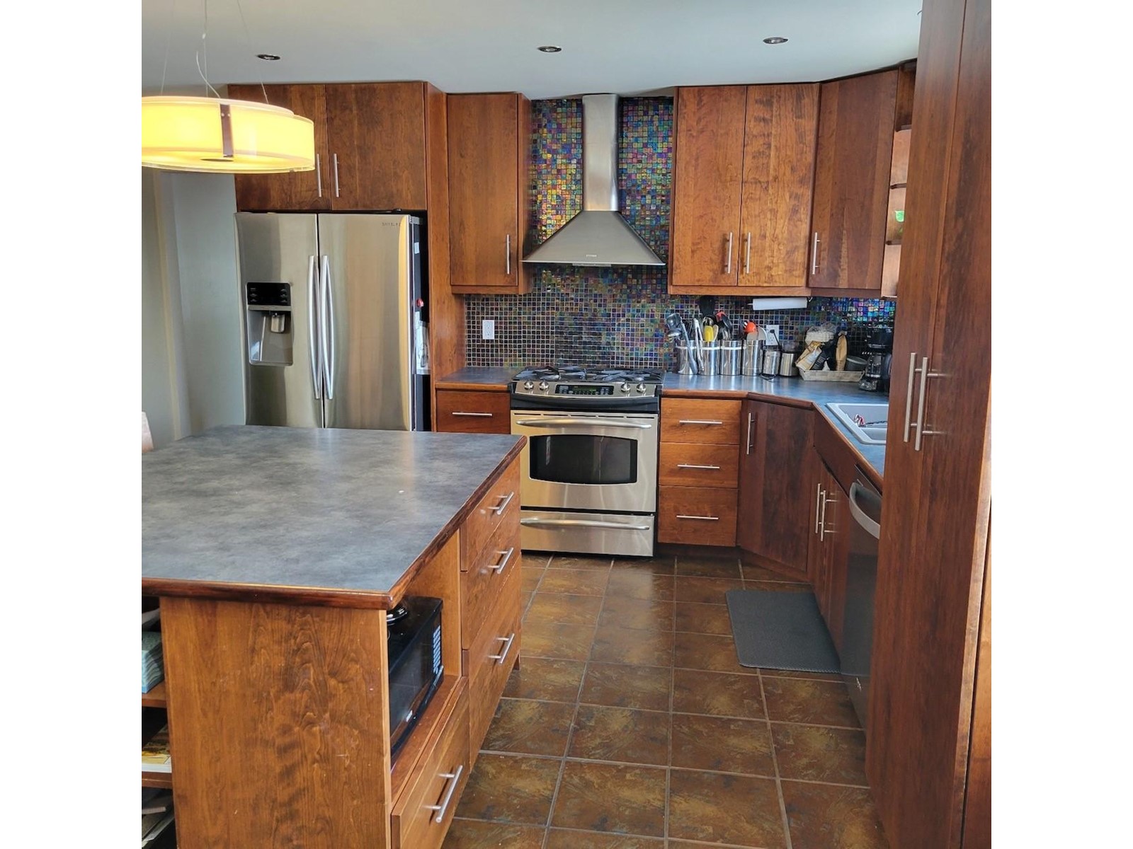 380 IVY ROAD