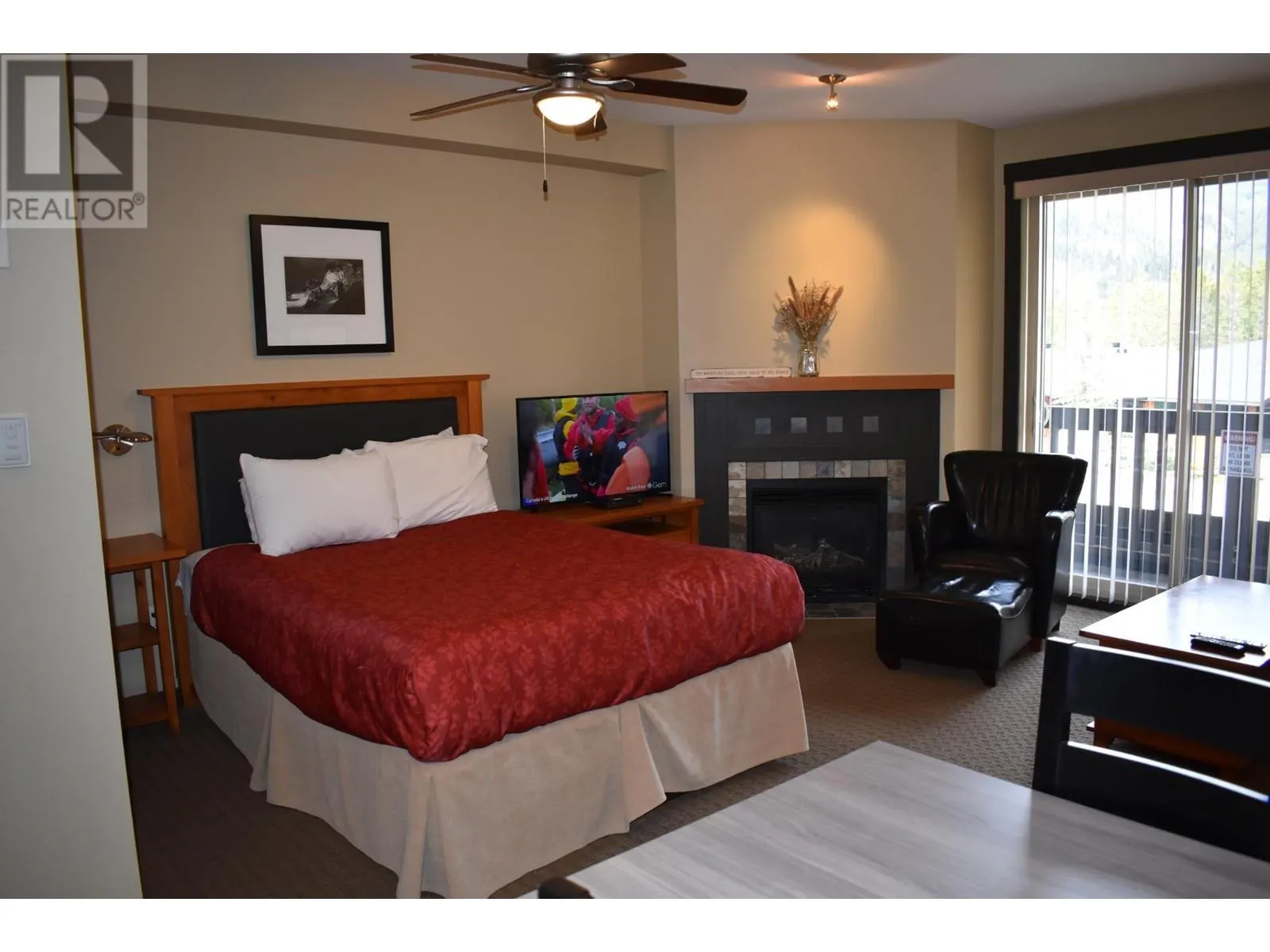 2064 SUMMIT Drive Unit# 110