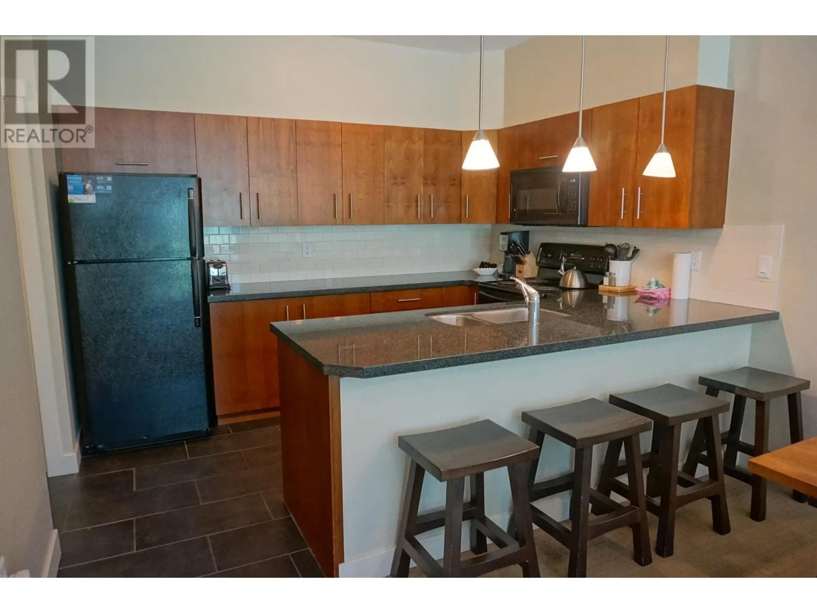 2049 SUMMIT Drive Unit# 314B