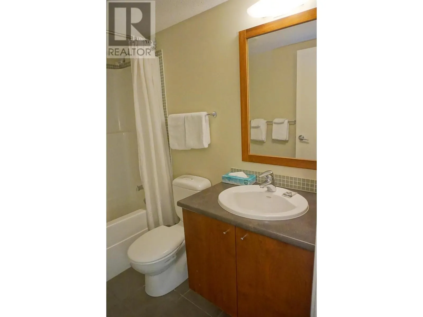 2049 SUMMIT Drive Unit# 314B