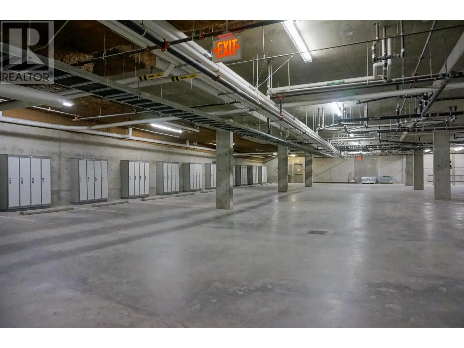 2049 SUMMIT Drive Unit# 314B
