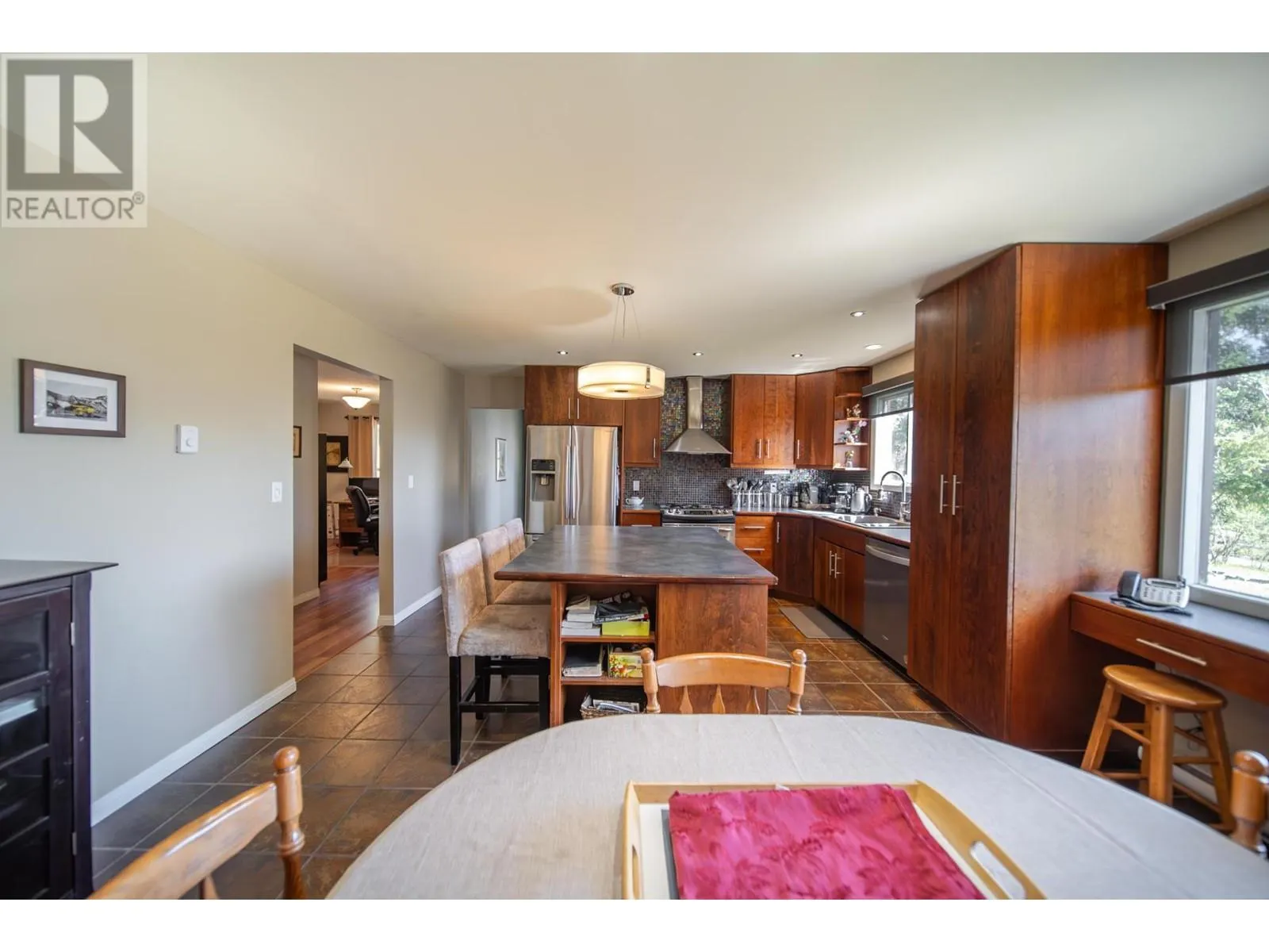 380 IVY Road