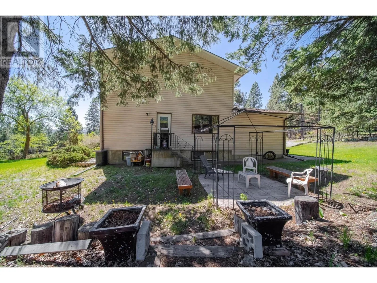 380 IVY Road