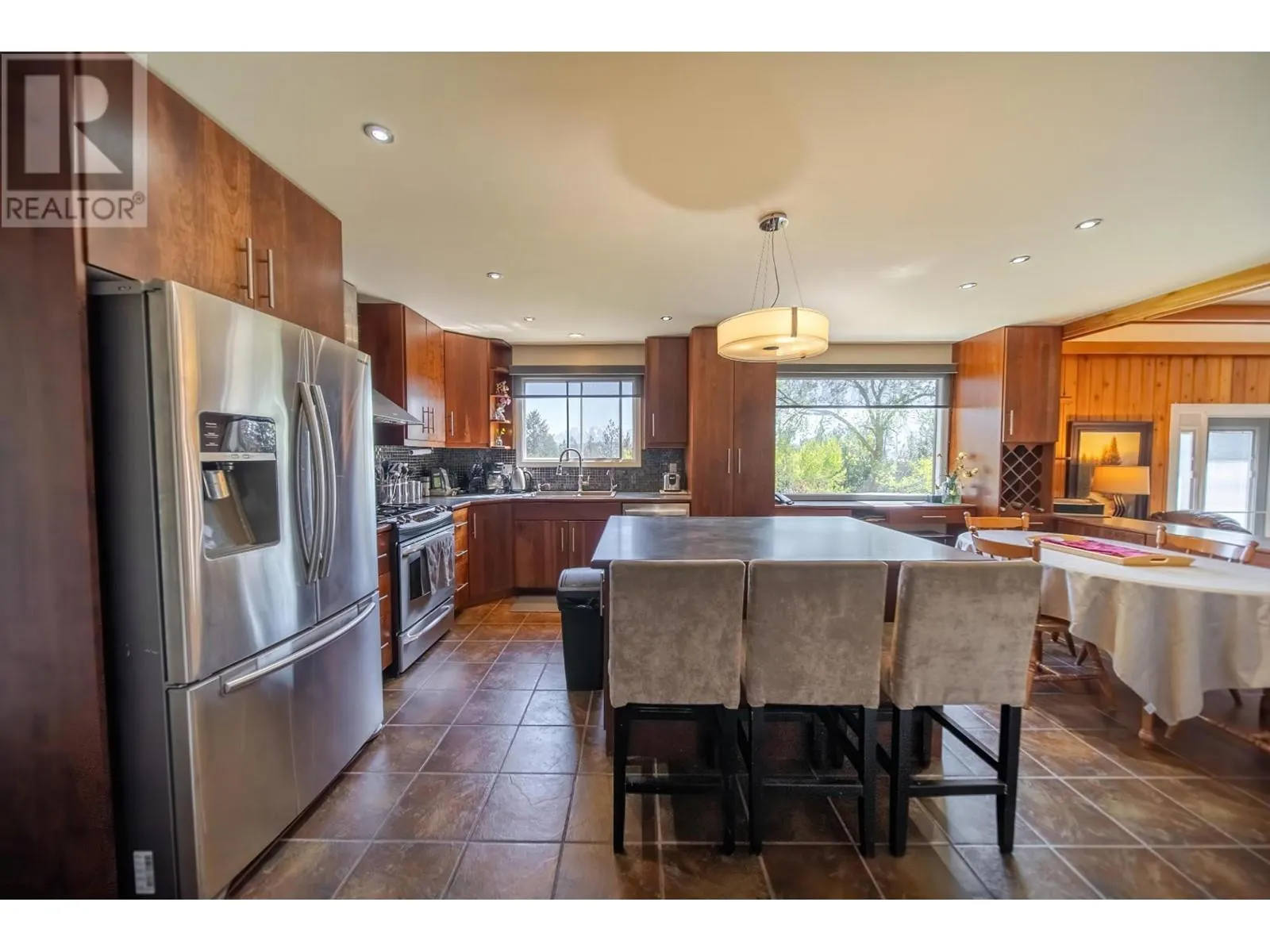 380 IVY Road