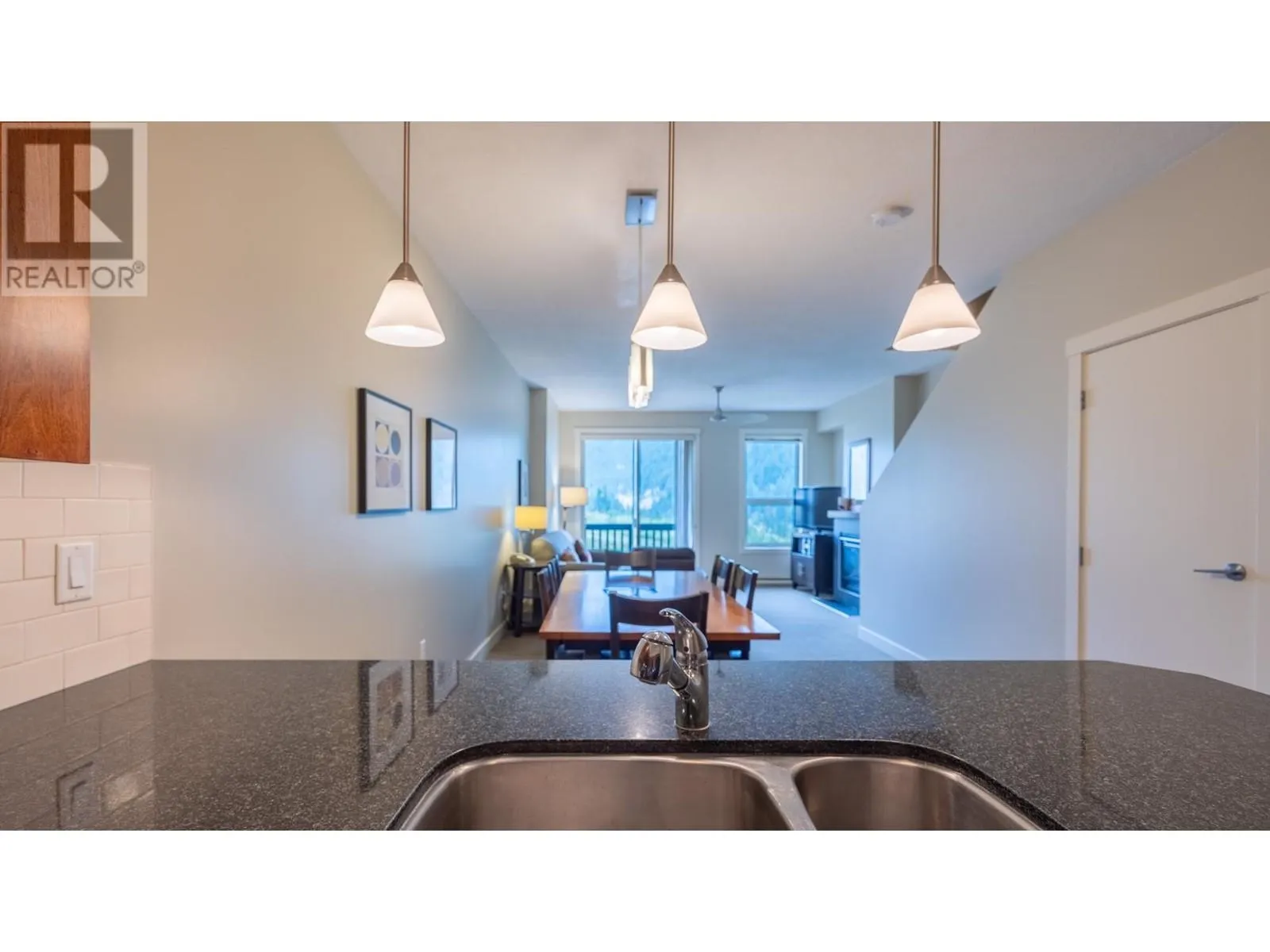 2049 SUMMIT Drive Unit# 313A