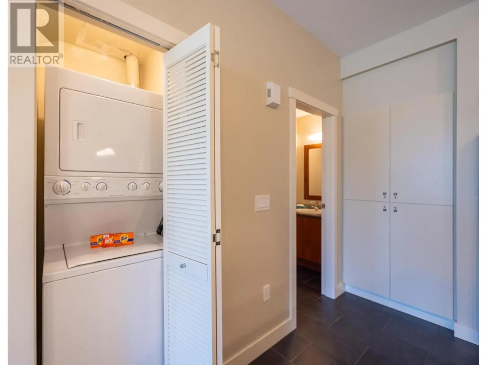 2049 SUMMIT Drive Unit# 313A