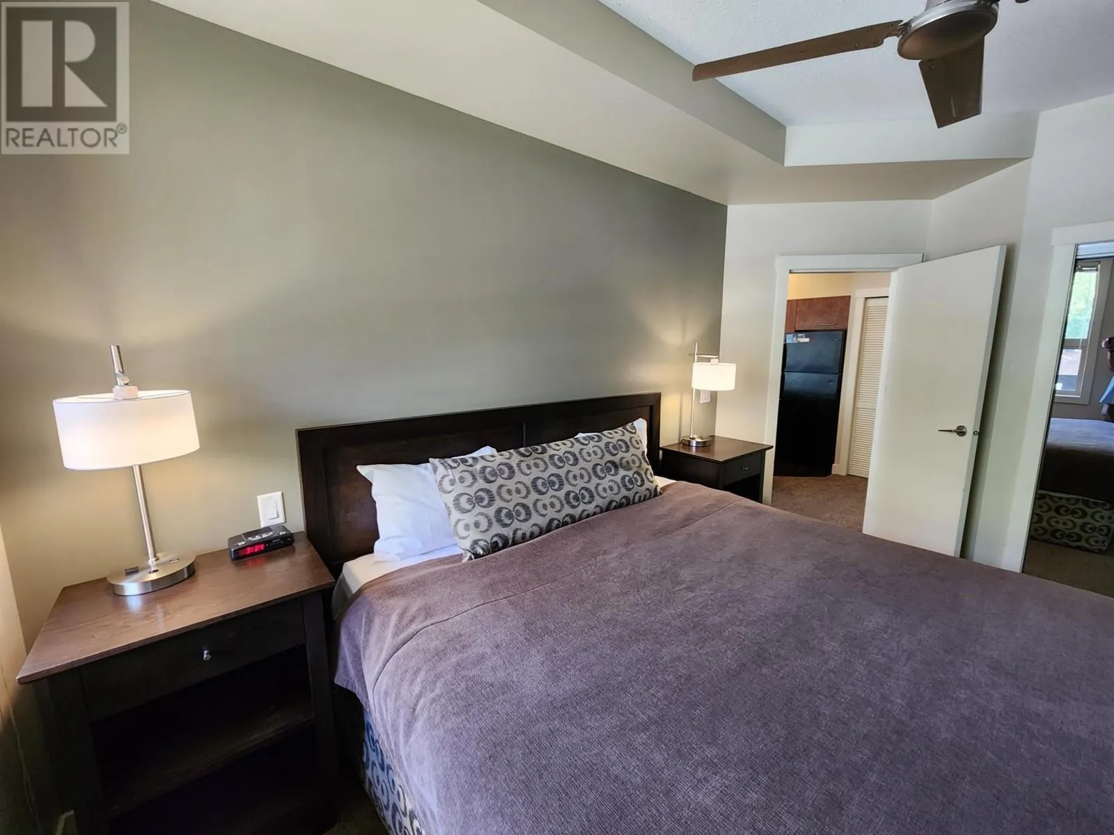 2049 SUMMIT Drive Unit# 211A
