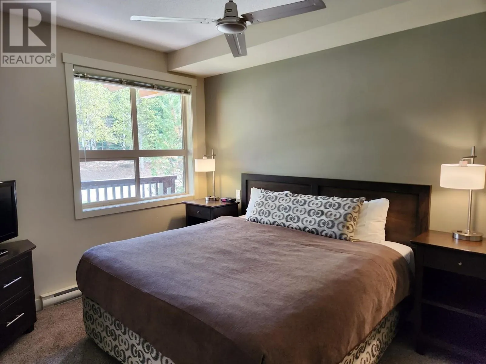2049 SUMMIT Drive Unit# 211A
