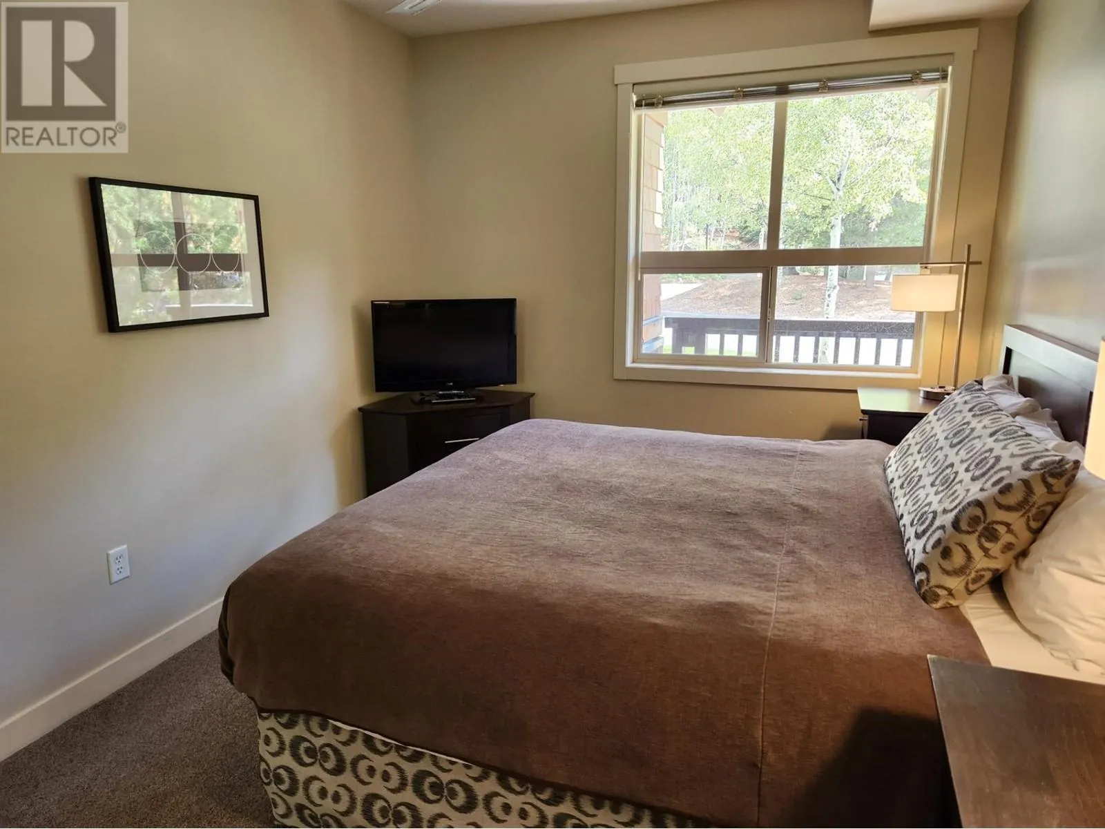 2049 SUMMIT Drive Unit# 211A
