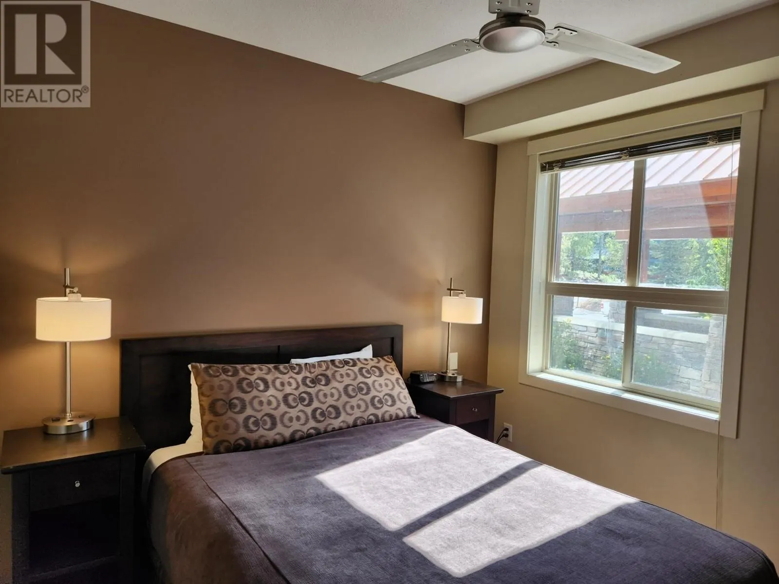 2049 SUMMIT Drive Unit# 211A