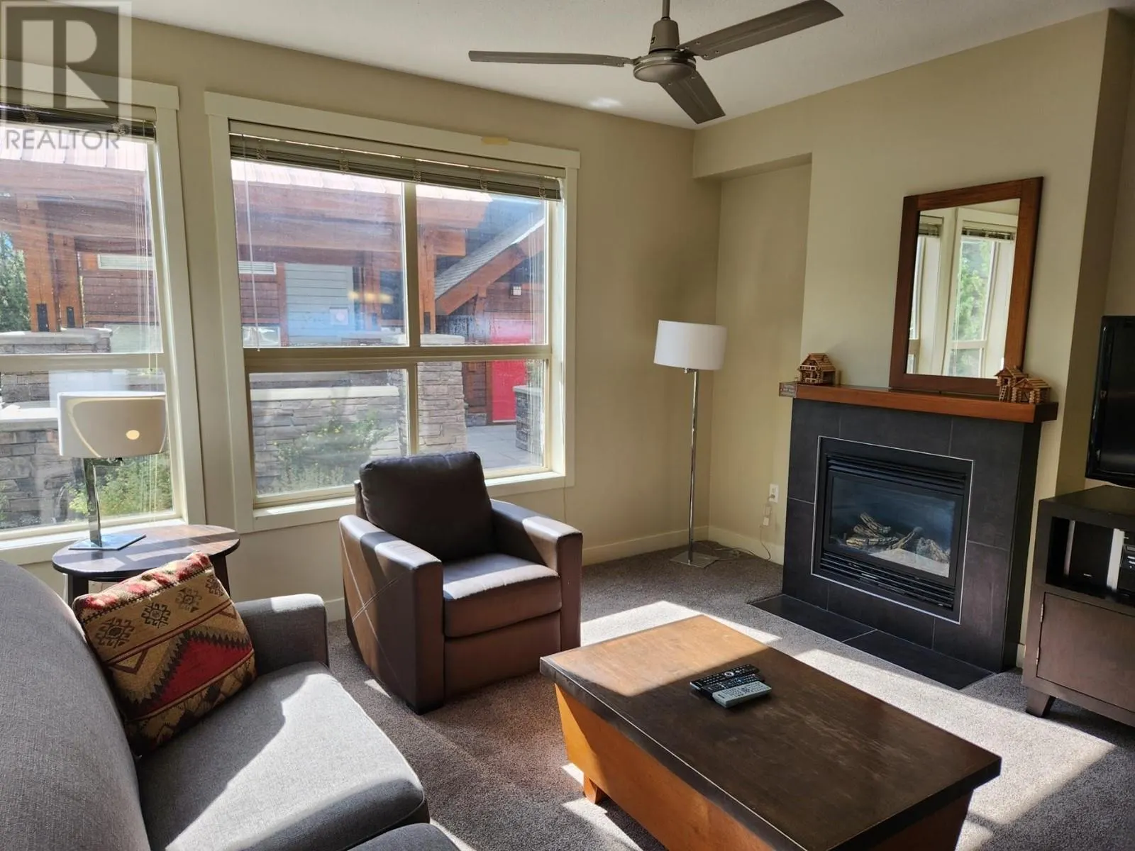 2049 SUMMIT Drive Unit# 211A