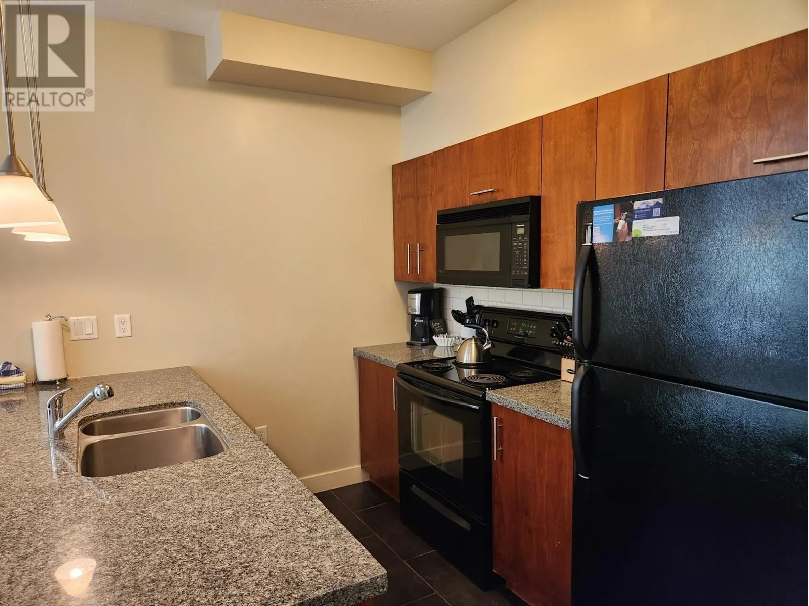 2049 SUMMIT Drive Unit# 211A