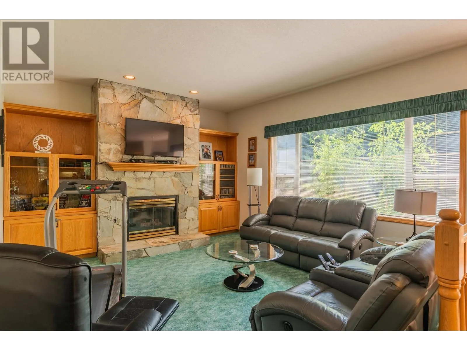 2718 OSACHOFF Road