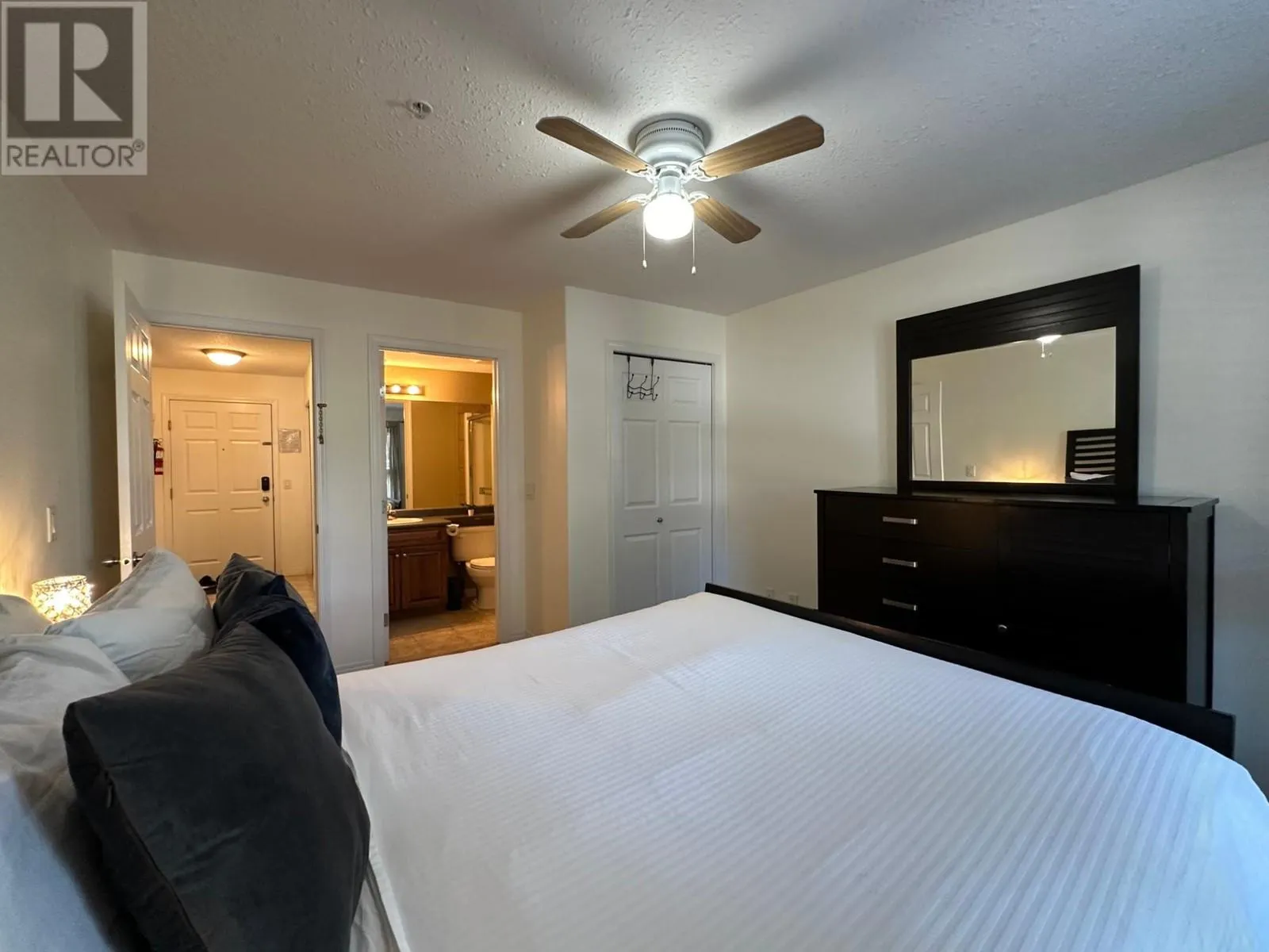 4767 FORSTERS LANDING Road Unit# 210