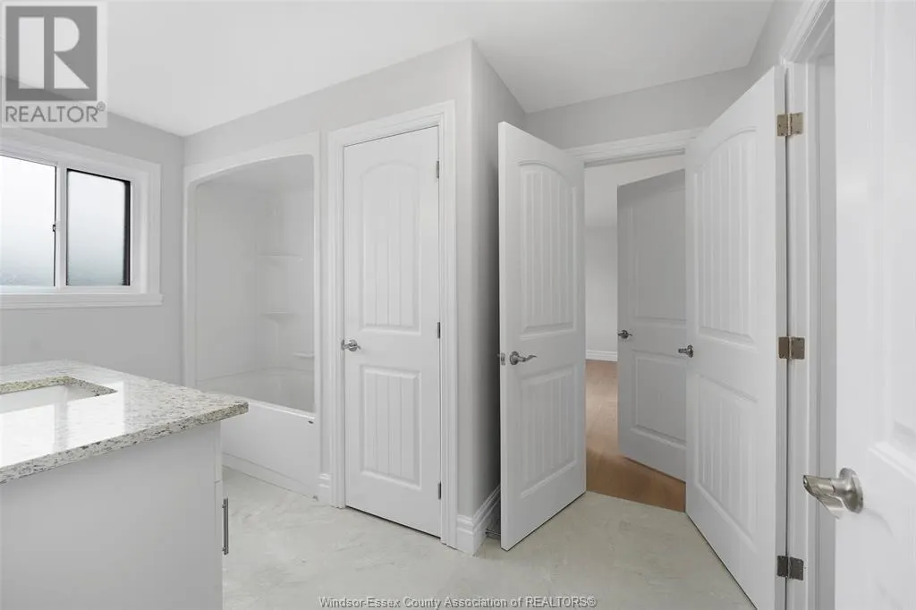 101 KINGSBRIDGE Unit# LOT 44