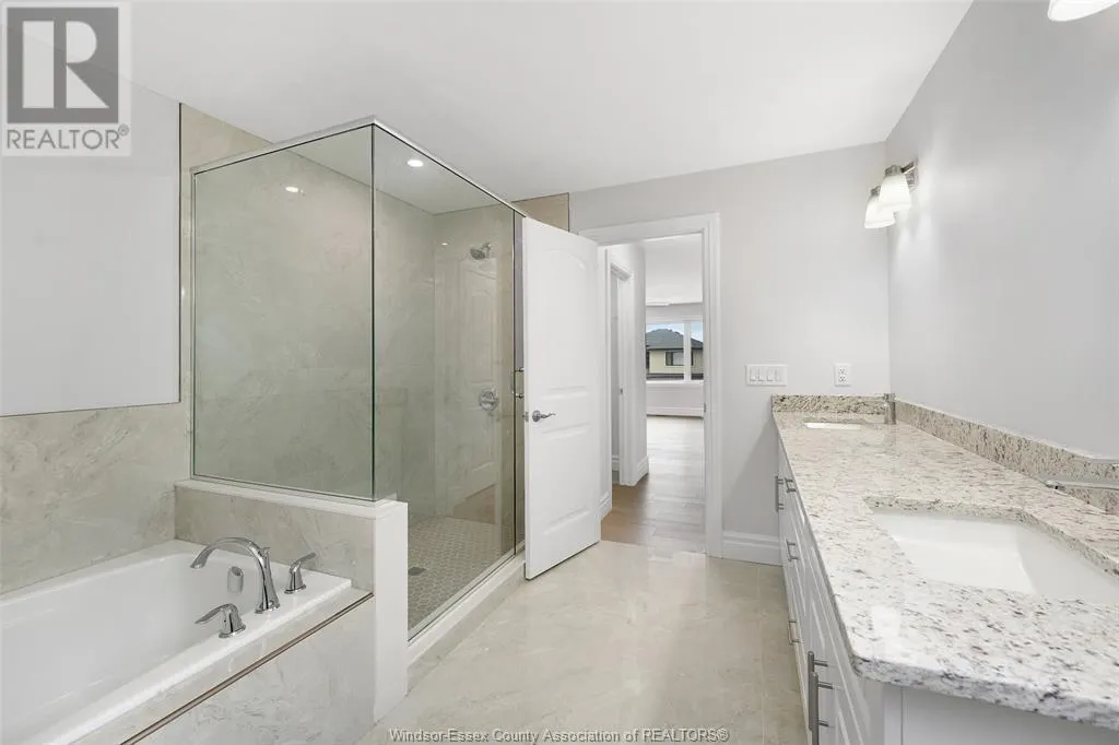 101 KINGSBRIDGE Unit# LOT 44