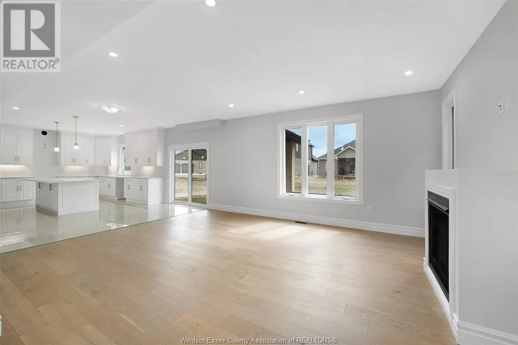 101 KINGSBRIDGE Unit# LOT 44