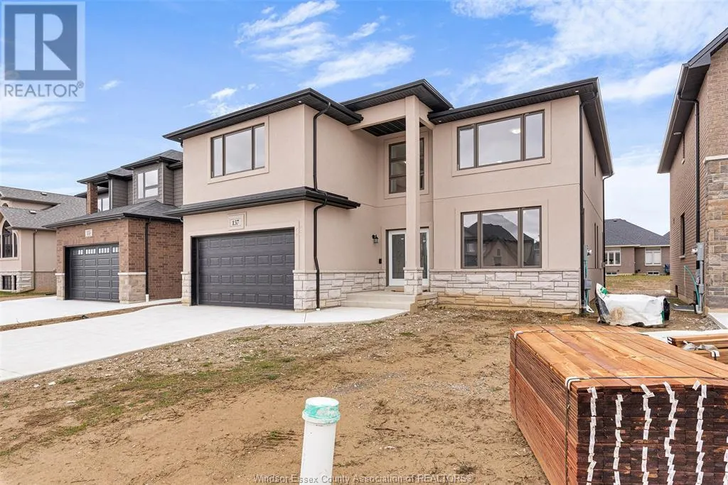 101 KINGSBRIDGE Unit# LOT 44