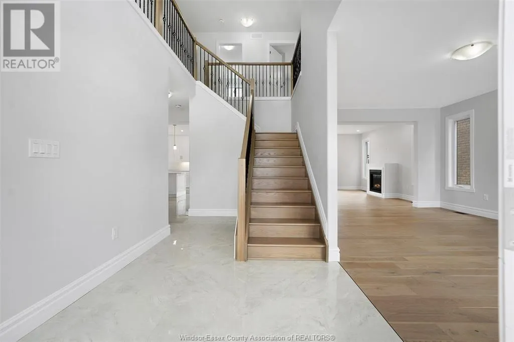 101 KINGSBRIDGE Unit# LOT 44