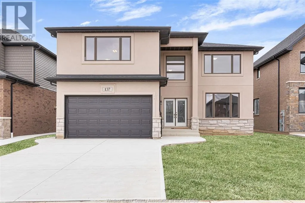 101 KINGSBRIDGE Unit# LOT 44