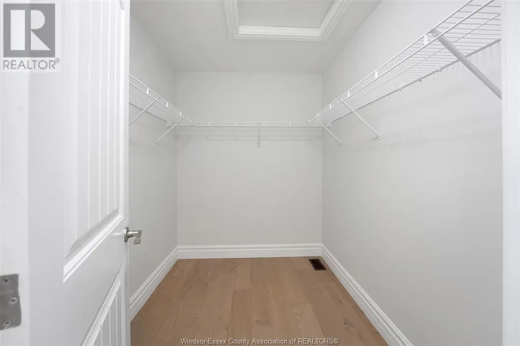 101 KINGSBRIDGE Unit# LOT 44