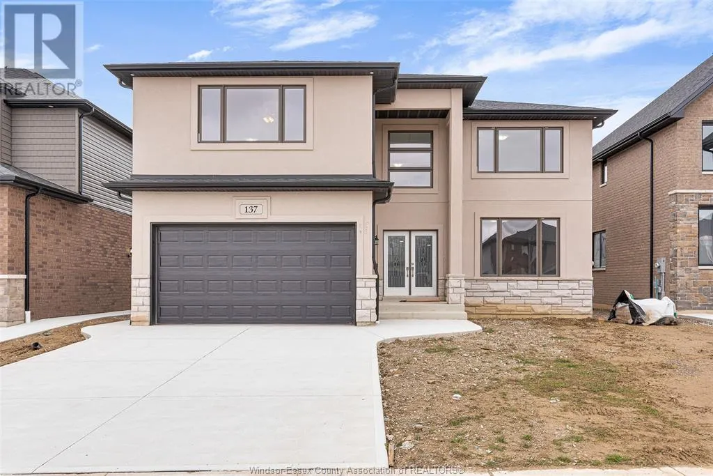 101 KINGSBRIDGE Unit# LOT 44