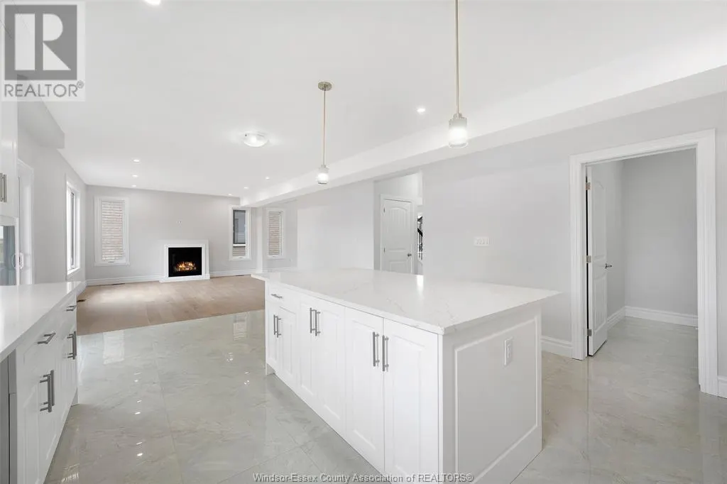101 KINGSBRIDGE Unit# LOT 44