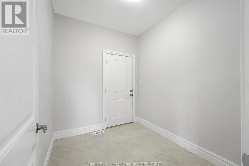 101 KINGSBRIDGE Unit# LOT 44