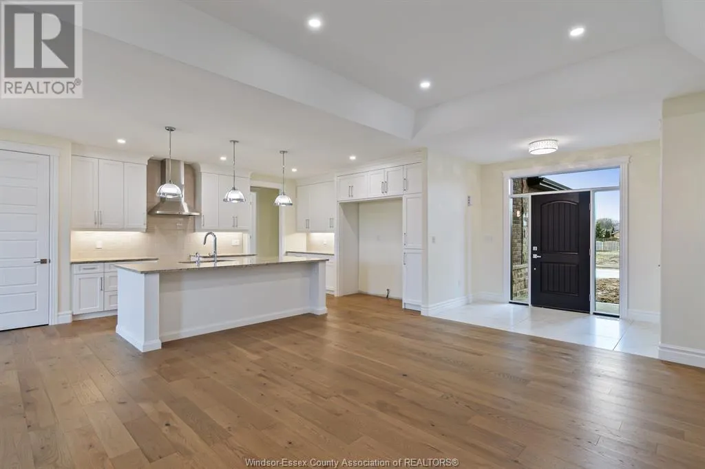 256 DELORES