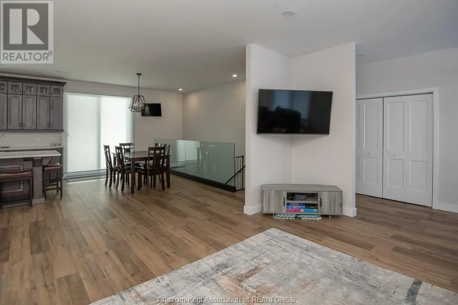 4011 DUFFERIN AVENUE